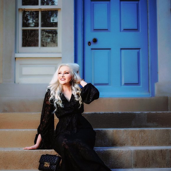 Meet your Posher, Peyton - Picture 2 of 8